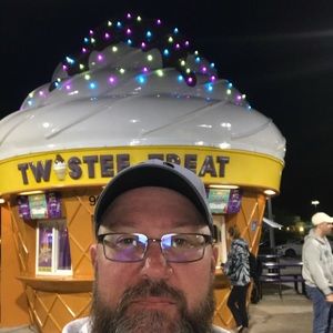 Meet your Posher, Robert